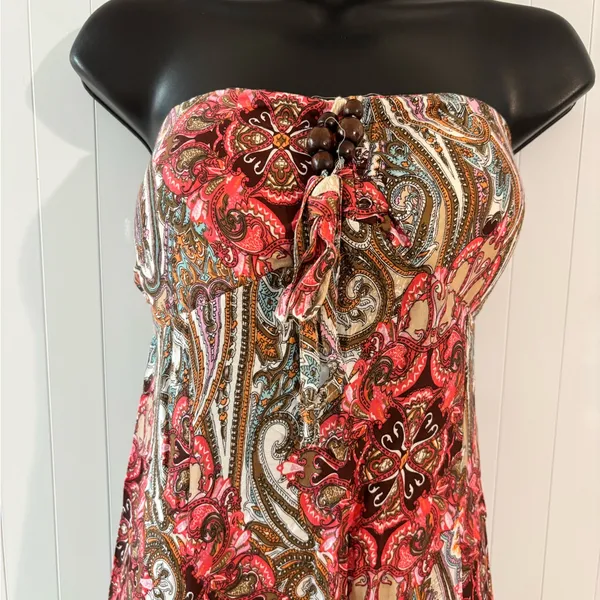 Elegant Paisley Strapless Dress - Image 4