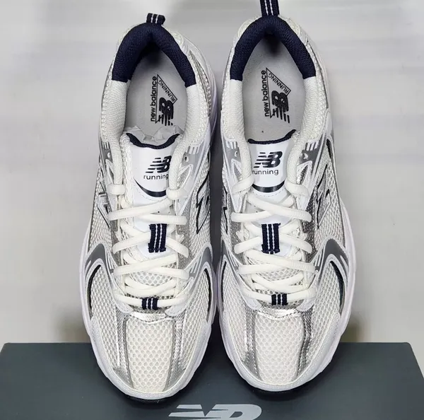 Women's size 10/Men's size 8.5 (UK 8) New Balance 530 white blue - Image 5
