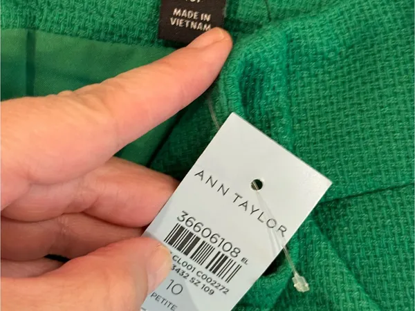 Ann Taylor NWT Emerald Green Textured A-Line Skirt Size 10 Petite Pockets - Image 5
