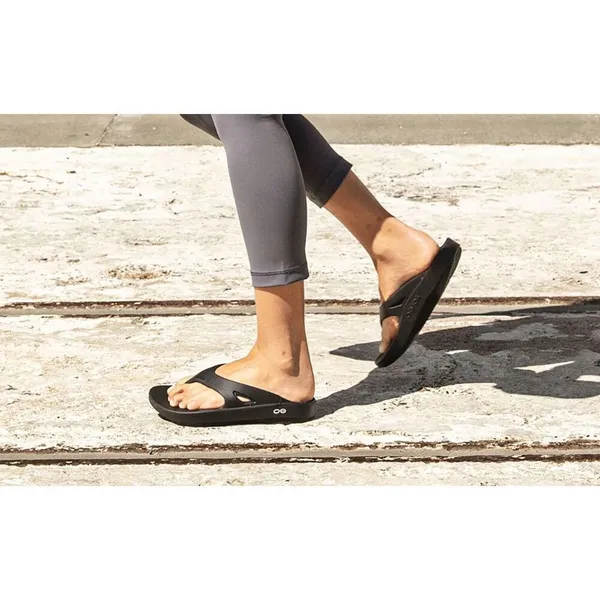 ✨Oofos Women'S Black Sz 8 Sandals✨ - Image 3