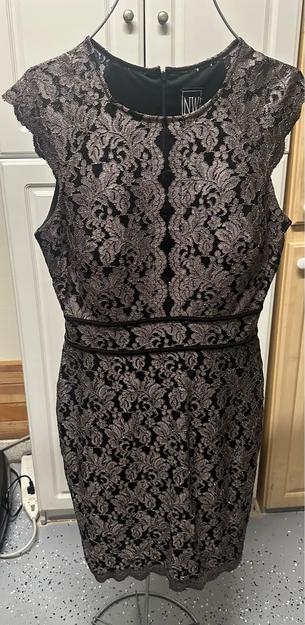 Elegant Black Lace Cap-Sleeve Sheath Dress - Taupe Lining size 12 - Image 3
