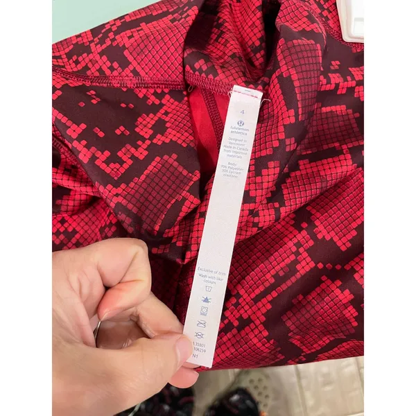 Lululemon Wunder Under Red Snake Print Yoga Gym Athletic Leggings Size 4‎ - Image 5