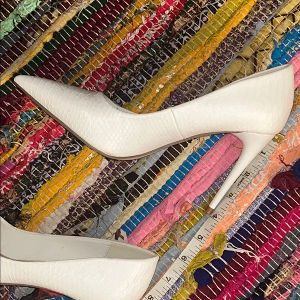 JustFab White Pointed Toe Heels (Y2K) - Image 6