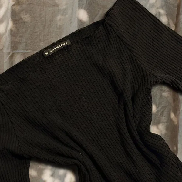 Vintage Brandy Melville Ribbed Off the Shoulder Long Sleeve - Image 4