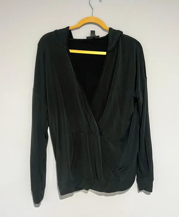 A Pea in the Pod Maternity Postpartum Black Hoodie Sweatshirt - Image 7