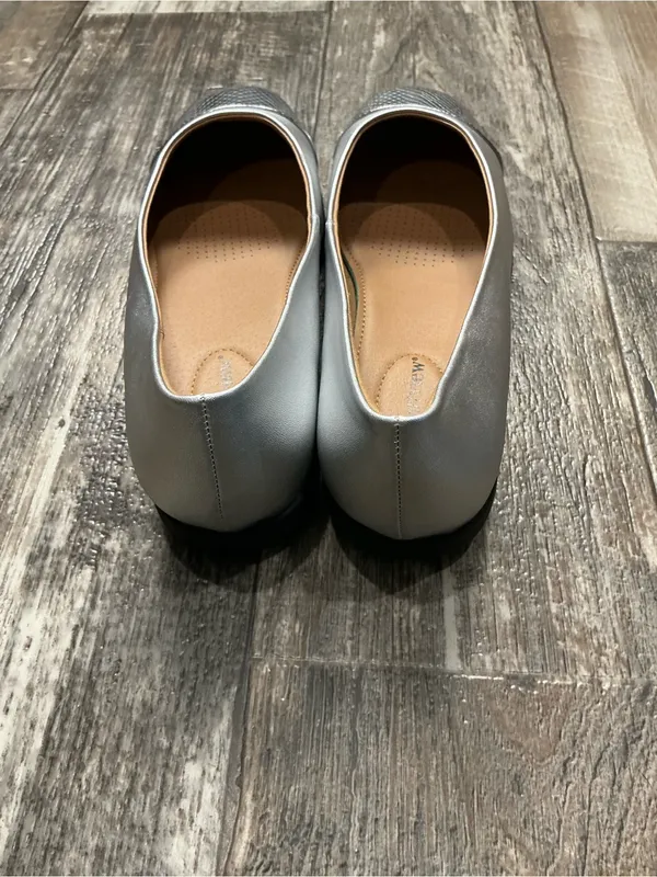 Comfortview Silver Ballet Flat with Silver Metallic Toe Size 10 Wide - Image 13