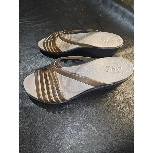 Crocs Womens‎ Isabella Bronze Gold Mini Wedge Sandals 8 - Image 2