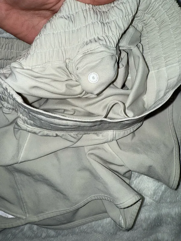 Lululemon Shorts Hotty Hot 4" High-Rise - Image 3