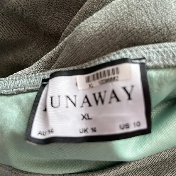 Runaway The Label Jodi Midi Dress Green - Image 8
