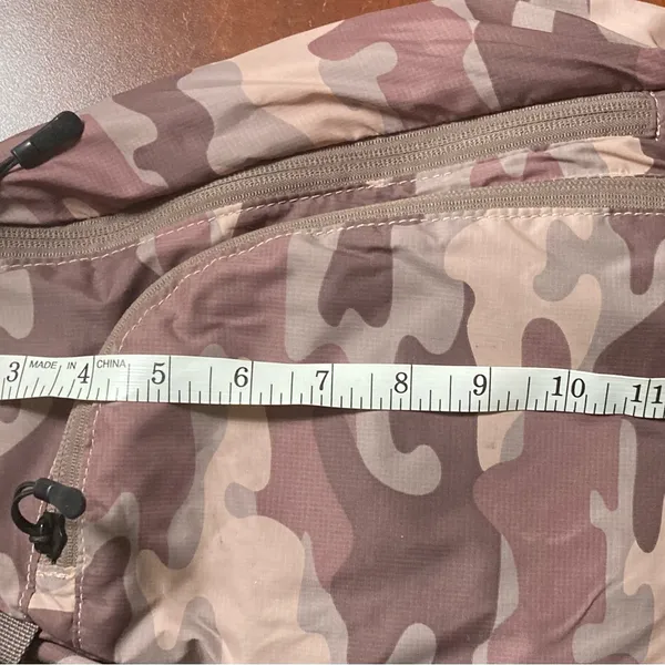Eddie Bauer camo crossbody bag small - Image 10