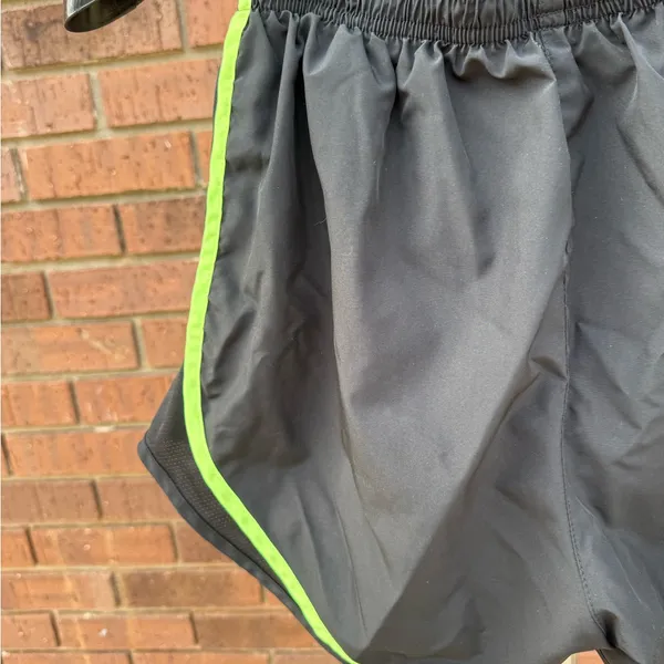 Nike Dri-Fit Tempo 10K Running Shorts Women Black Multi Color Stripe Size Small - Image 6