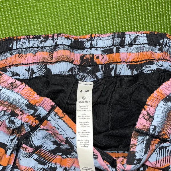 Lululemon Hotty Hot Shorts - Image 5
