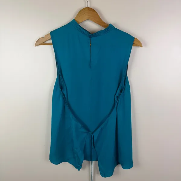 Elie Tahari Sleeveless Keyhole Cutout Wrap Blouse Sz M Teal Lightweight Evening‎ - Image 3
