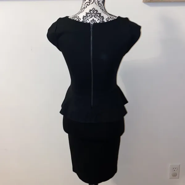 Alice + Olivia Bateau Neckline Peplum Towork Mini Black Dress Size 2 - Image 5