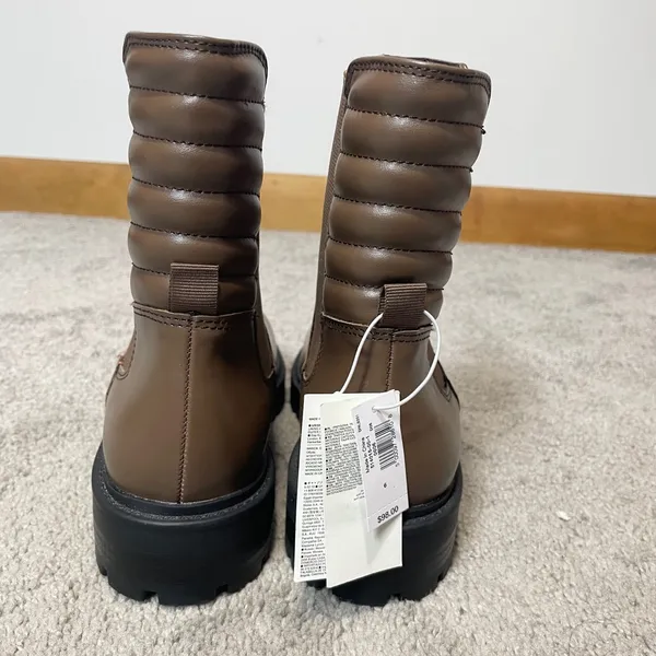 Gap Women's Brown‎ Chelsea Boot Size 6, NWT - Image 3