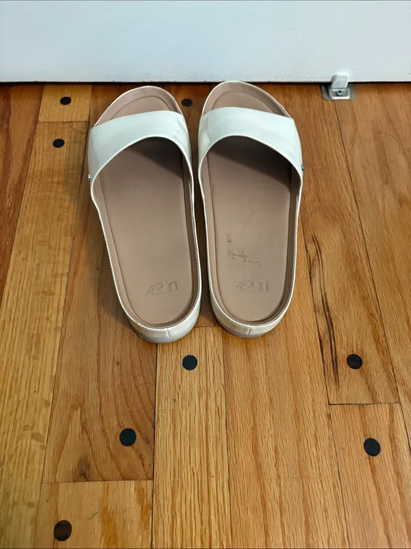 UGG Women’s Cream Slide Sandals with Soft Footbed - Image 4