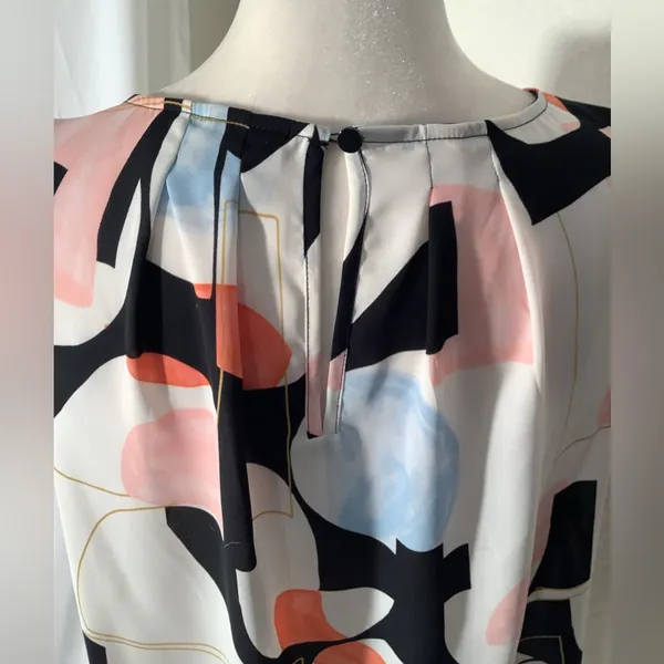 Worthington Women’s Round Neck With Pleats, Sleeveless Blouse. NWOT Size… - Image 3