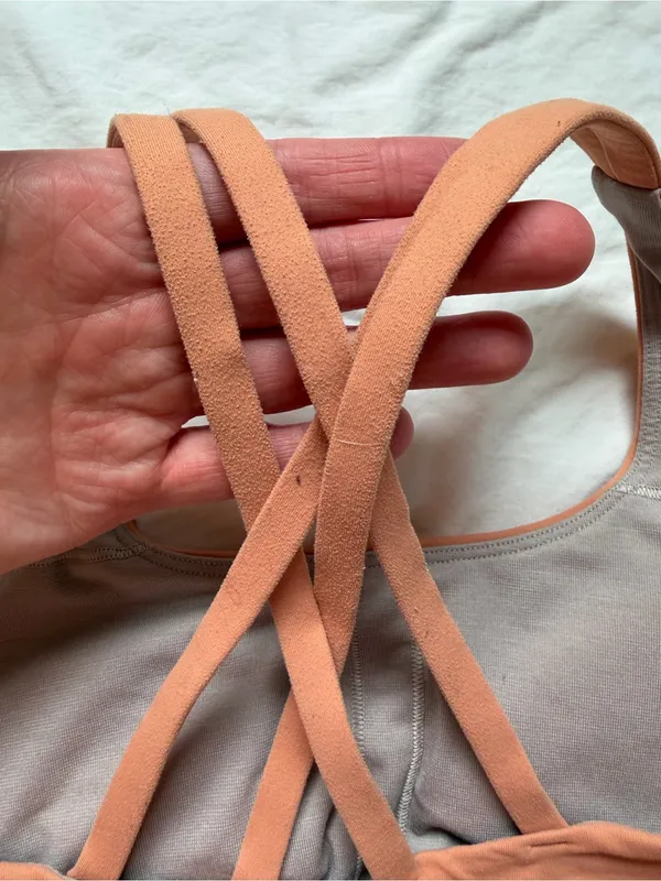 Lululemon Strappy Cross Back Sports Bra Peach‎ Size 4 - Image 3