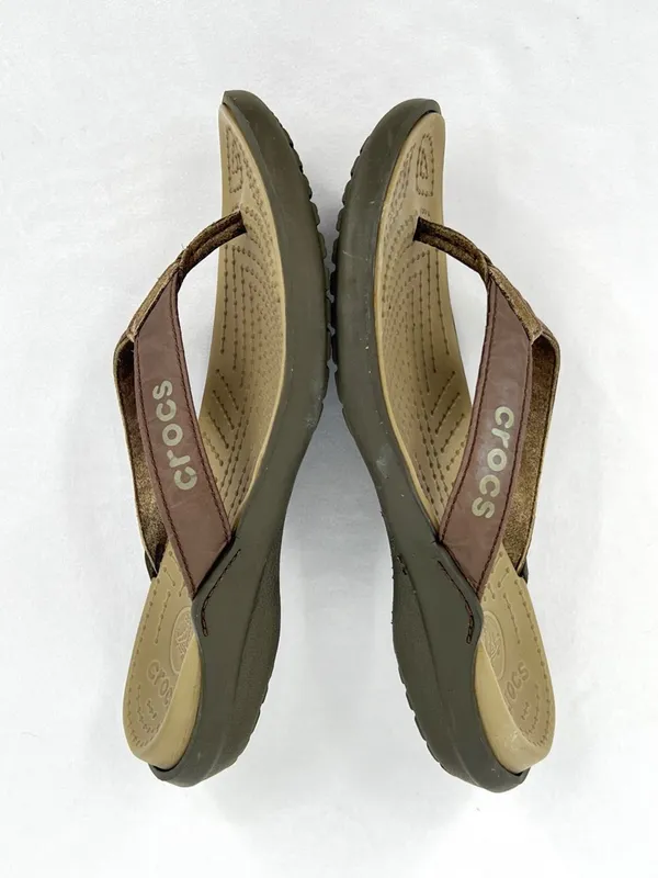 Crocs Capri Canvas Flip Flop Sandals Brown Khaki Size 7 - Image 4