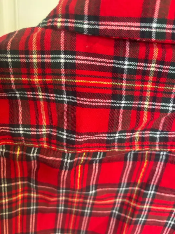 Med Tommy Hilfiger red/black/gold thread plaid roll-tab button-down shirt - Image 3