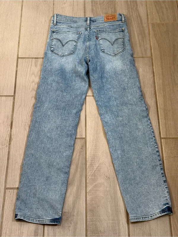 Levi’s 314 Straight-Leg Light Blue Jeans for Women — - Image 6