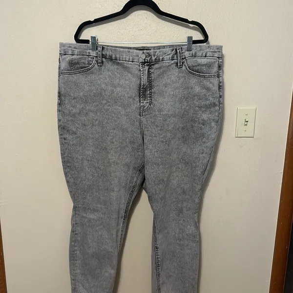 Jen‎ 7 for Seven for All Mankind Slim Boyfriend Embroidered Jeans Size 22 - Image 4
