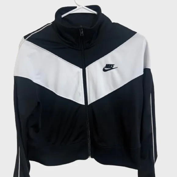 Nike Women's Black and White Bomber Jacket - Image 3