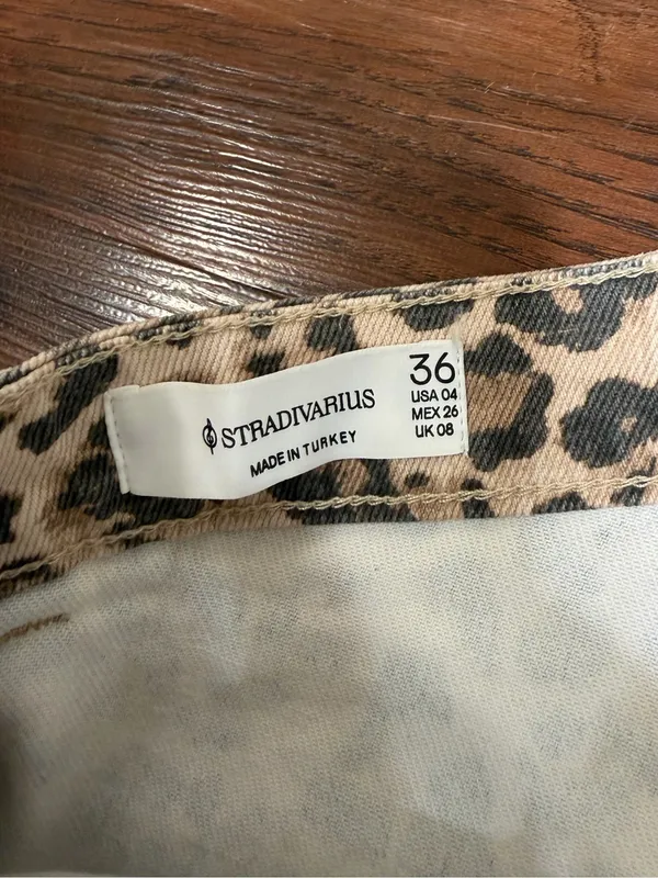 NWOT Stradivarius Denim Skort - Image 4