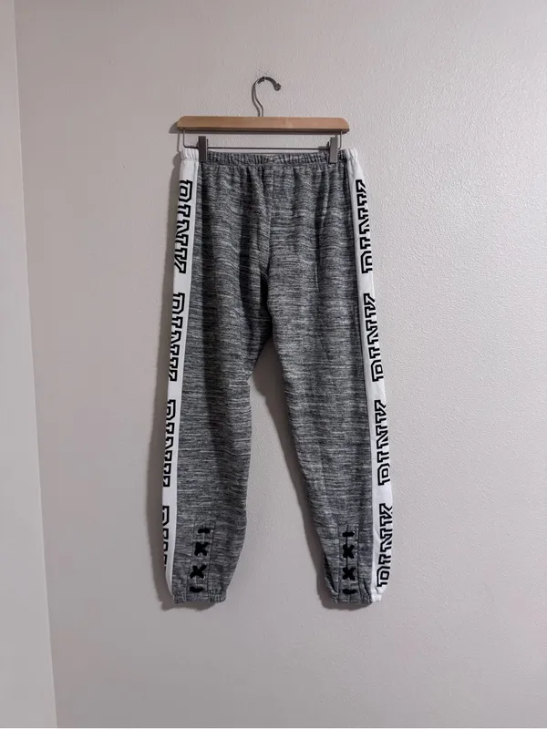 PINK Victoria's Secret Gray Sweatpants with White Label - Image 3