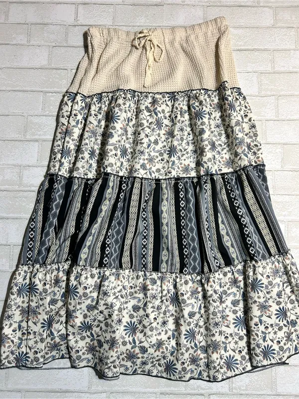 POL Mermaidcore Boho Tiered Maxi Skirt in Cream and Blue Prints Size Large - Image 3