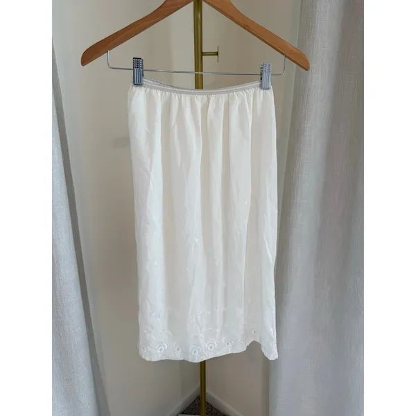Women's Straight & Pencil Skirt White Floral Embroidered Elastic Waist Pull On - Image 2