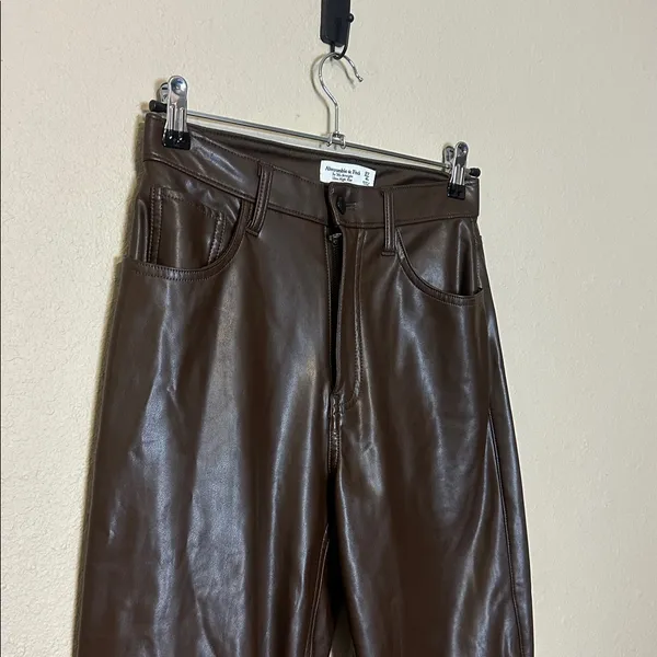Abercrombie & Fitch The 90’s Straight Ultra High Rise‎ Faux Leather Pant Size 27 - Image 4