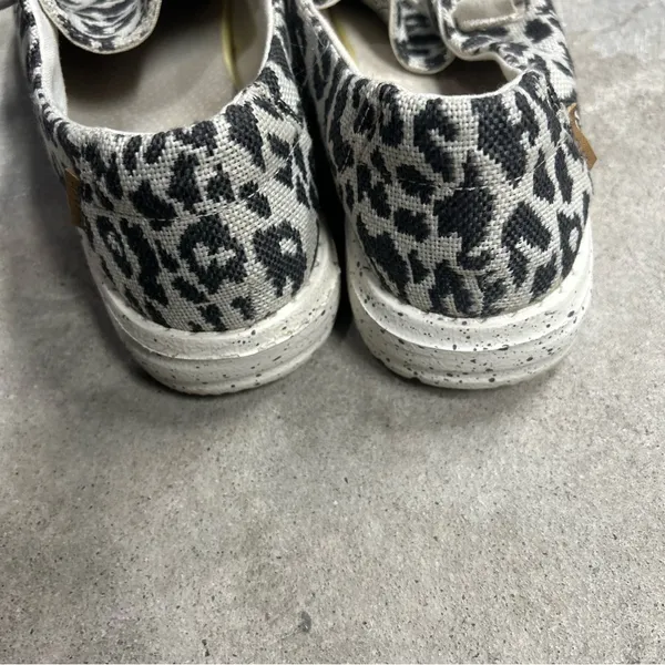 Hey Dude Women’s Wendy Woven Cheetah Grey Slip On Shoes Size 7 - Image 5