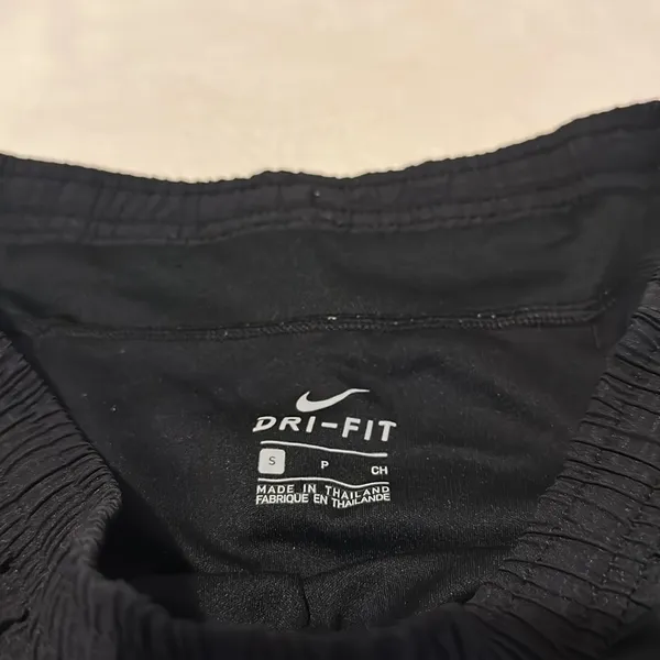 Nike athletic shorts. Size small. - Image 4