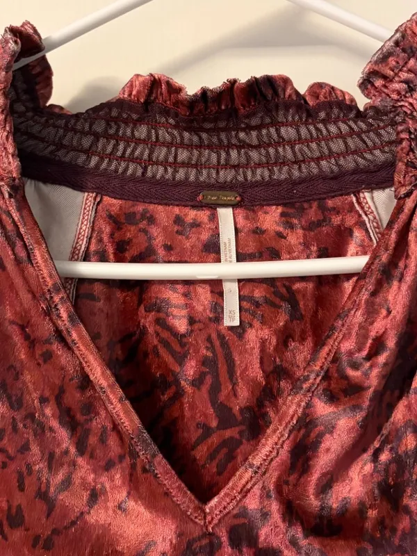 Free People Go Get 'Em Crushed Velvet Balloon Sleeve Blouse size XS bohemian - Image 6
