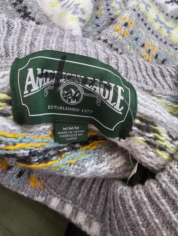 American Eagle Gray Fair Isle Nordic Knit Sweater - Yellow & Blue, Size M NWT - Image 4