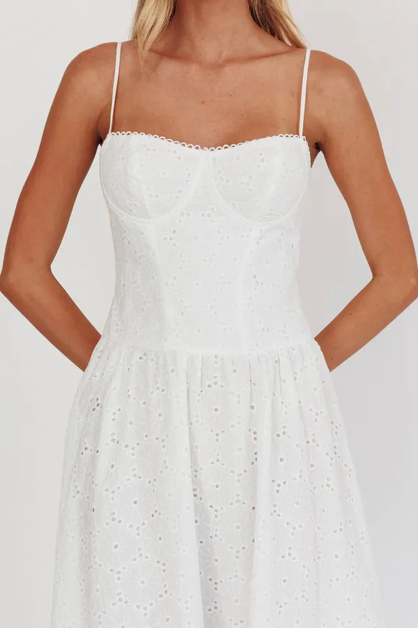 White eyelet midi dress Size M - Image 3