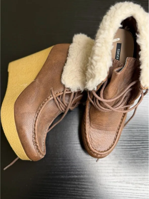 Size Us 8 Forever 21 Brown Faux Leather Fur Line Ankle Boots Women’s Lace Up . - Image 2