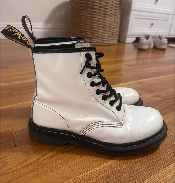 Dr. Martens Women's 1460 Smooth   - Image 2