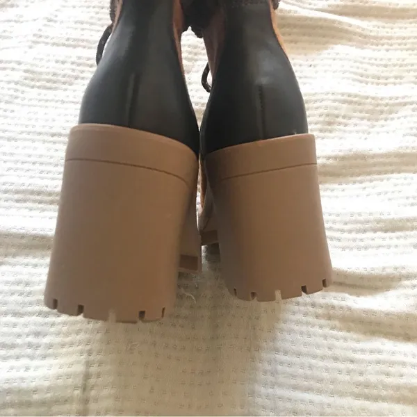 Chelsea and Violet Suede Leather Platform Hiking Boot Bootie Lug‎ Sole Brown Cap Toe Size 6 New - Image 8