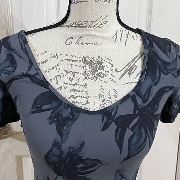 Lululemon Align T-shirt - Image 4