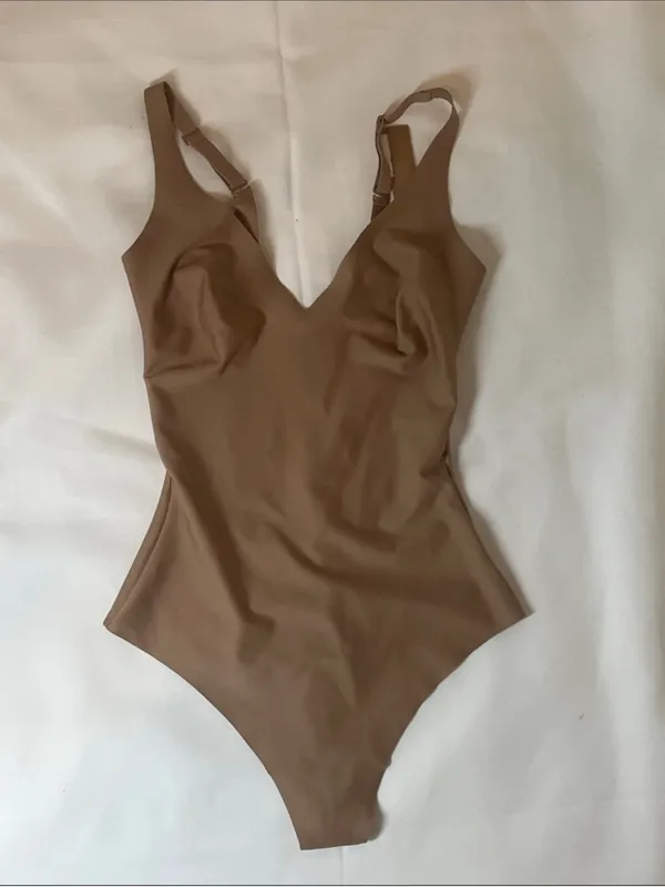 NEW SKIMS Body Unlined Plunge Thong Bodysuit in Sienna Size Medium (G22) - Image 2