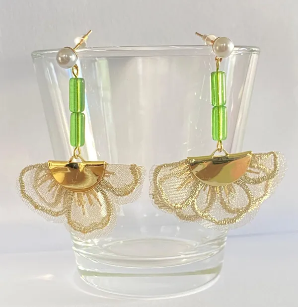Handmade retro glass beads & flower lace dangle earrings 💚💚💚 - Image 2