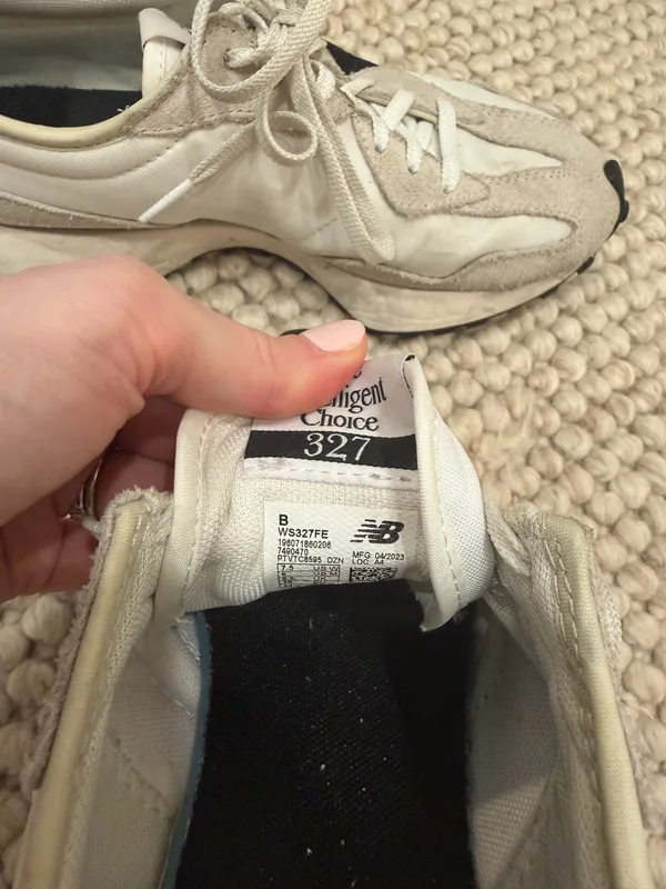 New Balance 327 Sneakers - Image 3