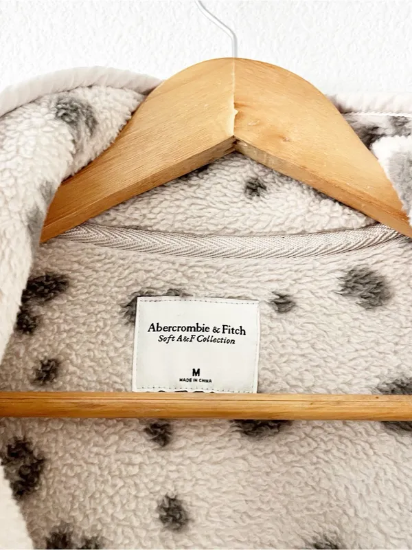 Abercrombie & Fitch Sherpa Gray Leopard Half Zip Fleece Pullover - Image 3