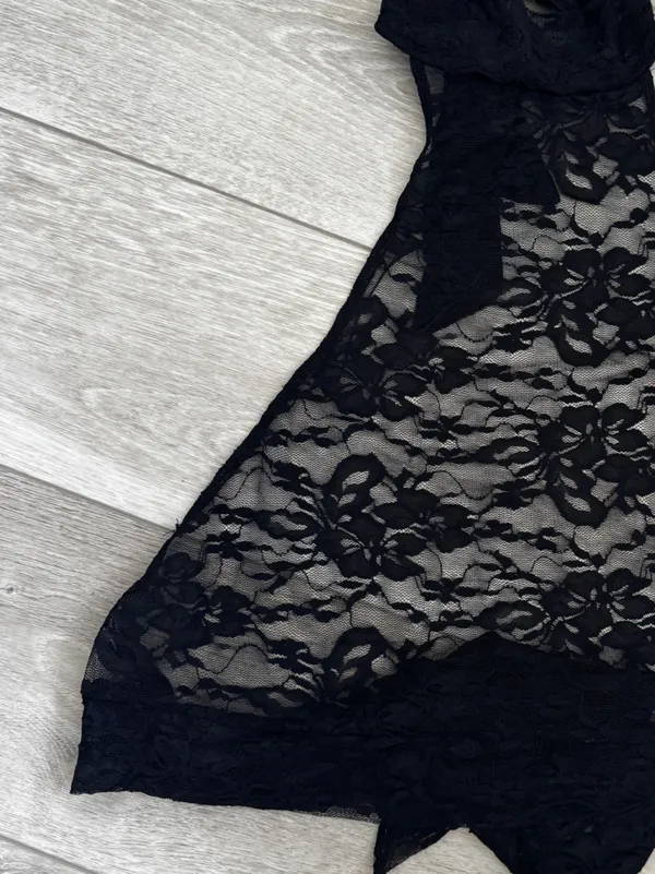 Edikted Black Floral Lace Halter Crop Top - Image 2