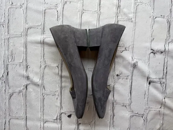 Vintage 1980s Laura Ashley Blue Suede Pumps Made In Italy Size 38 Cottage Core - Image 3