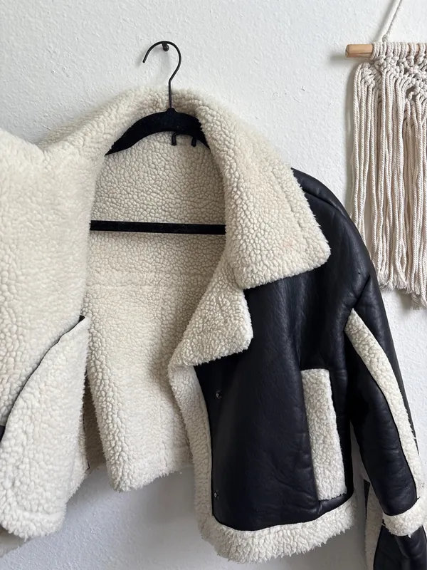 Black fur jacket - Image 2