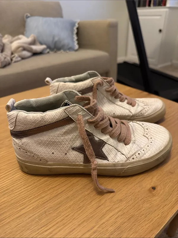 High Top Star Accent Sneakers in Cream and Taupe - Image 3