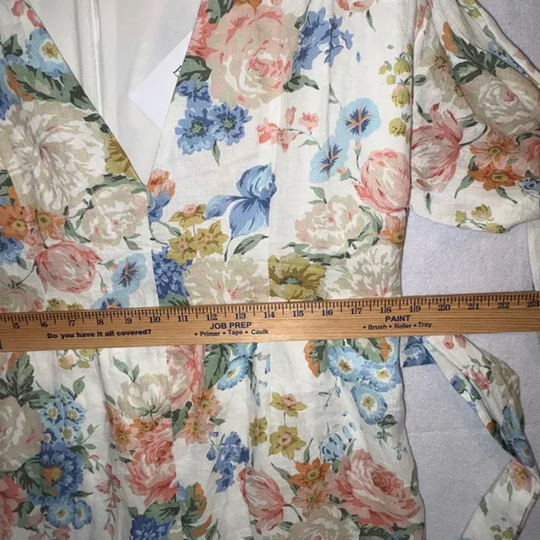 Elliatt Europium Dress‎ White Multi Floral Linen V-Neck Tie Back M $238 MSRP - Image 9